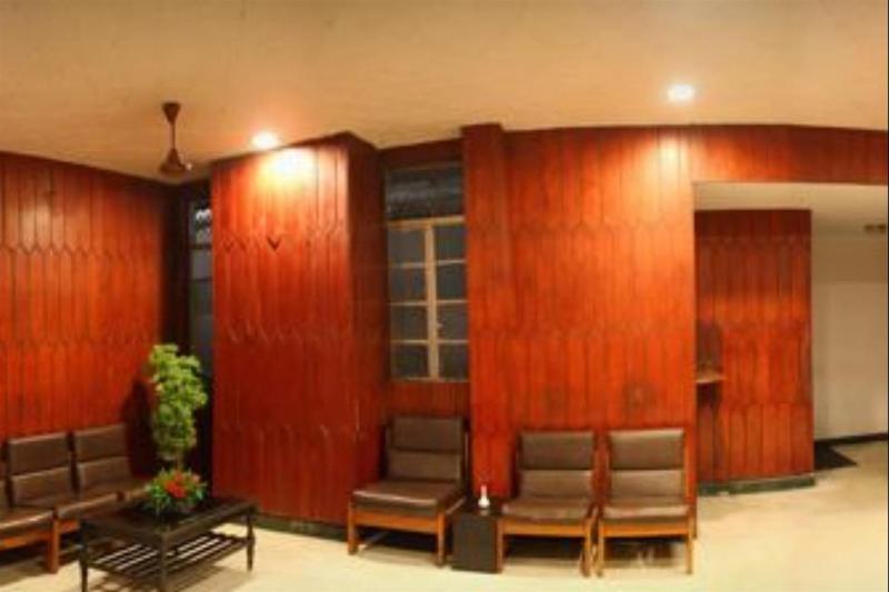 Hotel Ram International Пондичери Екстериор снимка