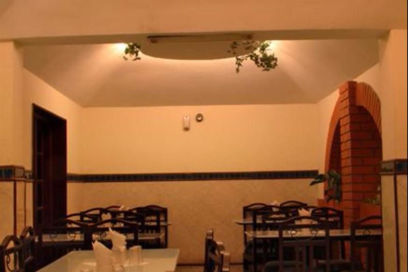 Hotel Ram International Пондичери Екстериор снимка