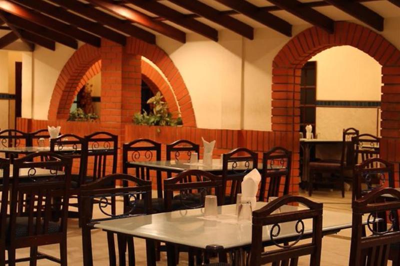 Hotel Ram International Пондичери Екстериор снимка