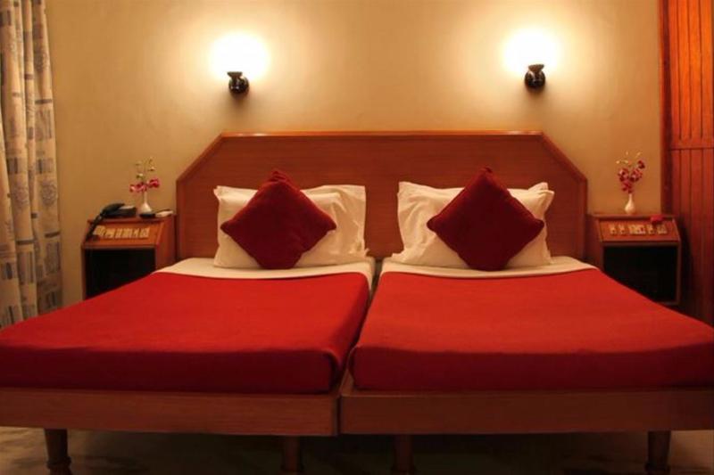 Hotel Ram International Пондичери Екстериор снимка