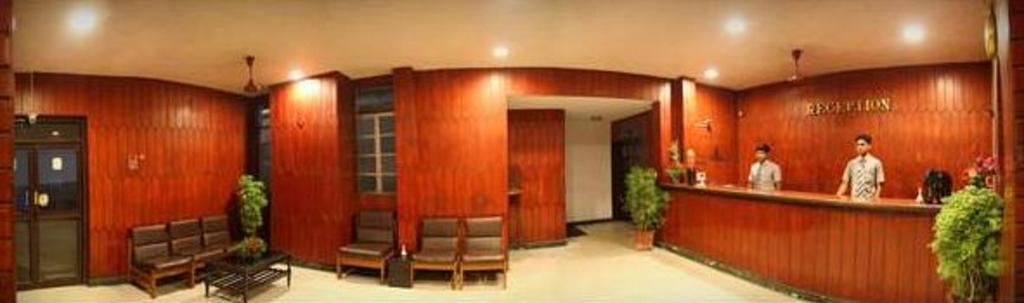 Hotel Ram International Пондичери Екстериор снимка