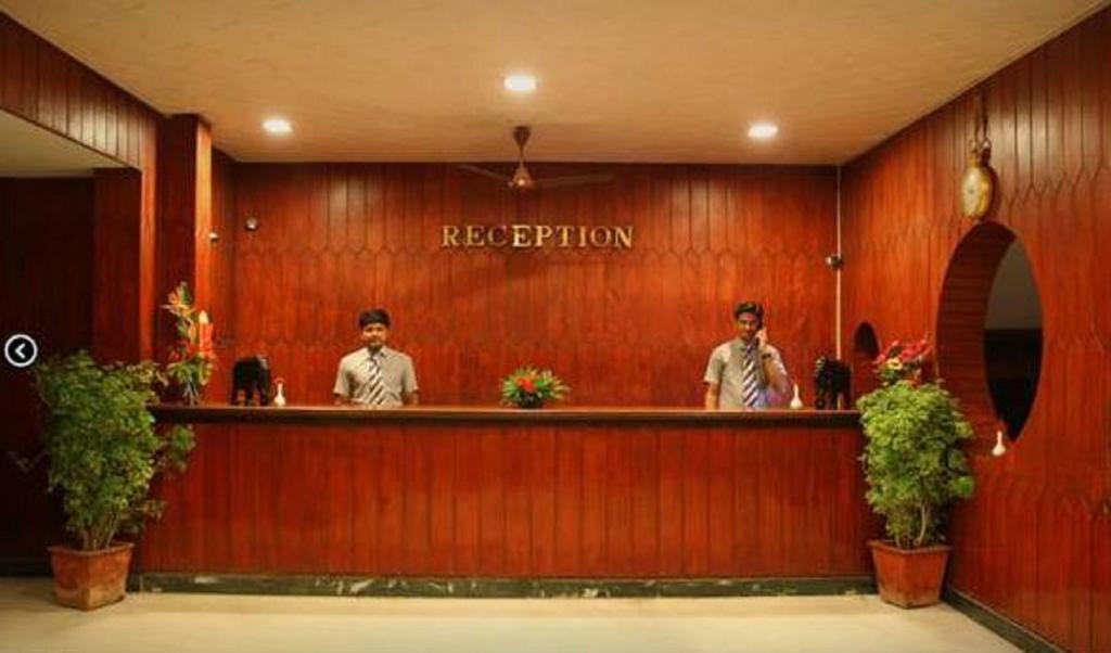 Hotel Ram International Пондичери Екстериор снимка