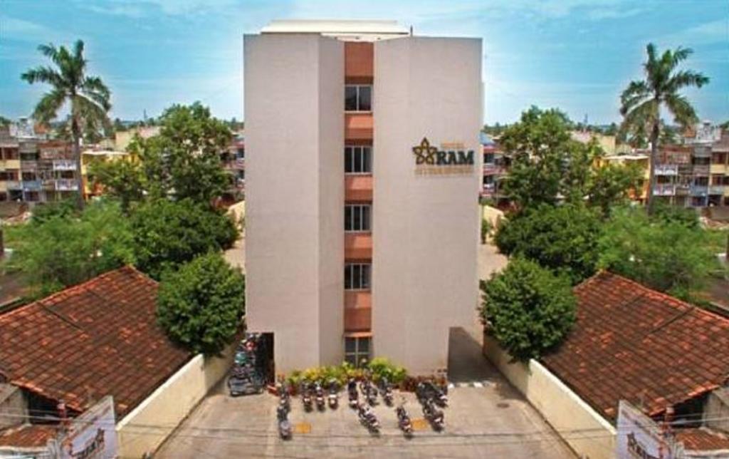 Hotel Ram International Пондичери Екстериор снимка