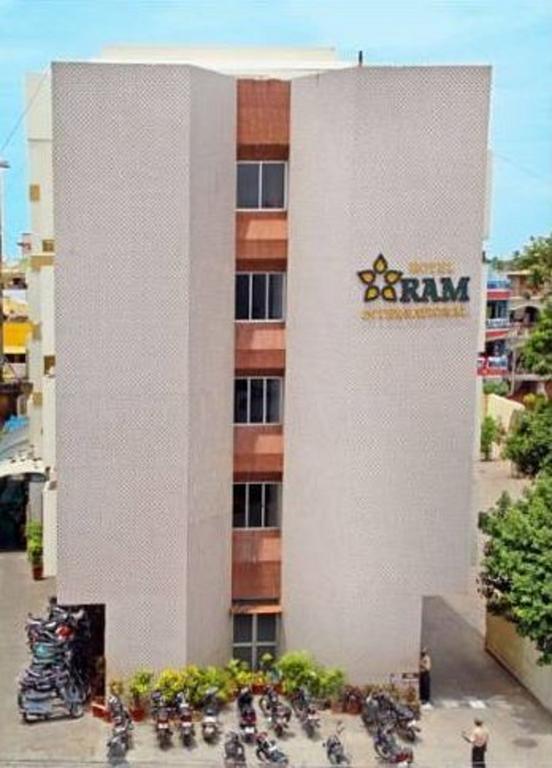 Hotel Ram International Пондичери Екстериор снимка